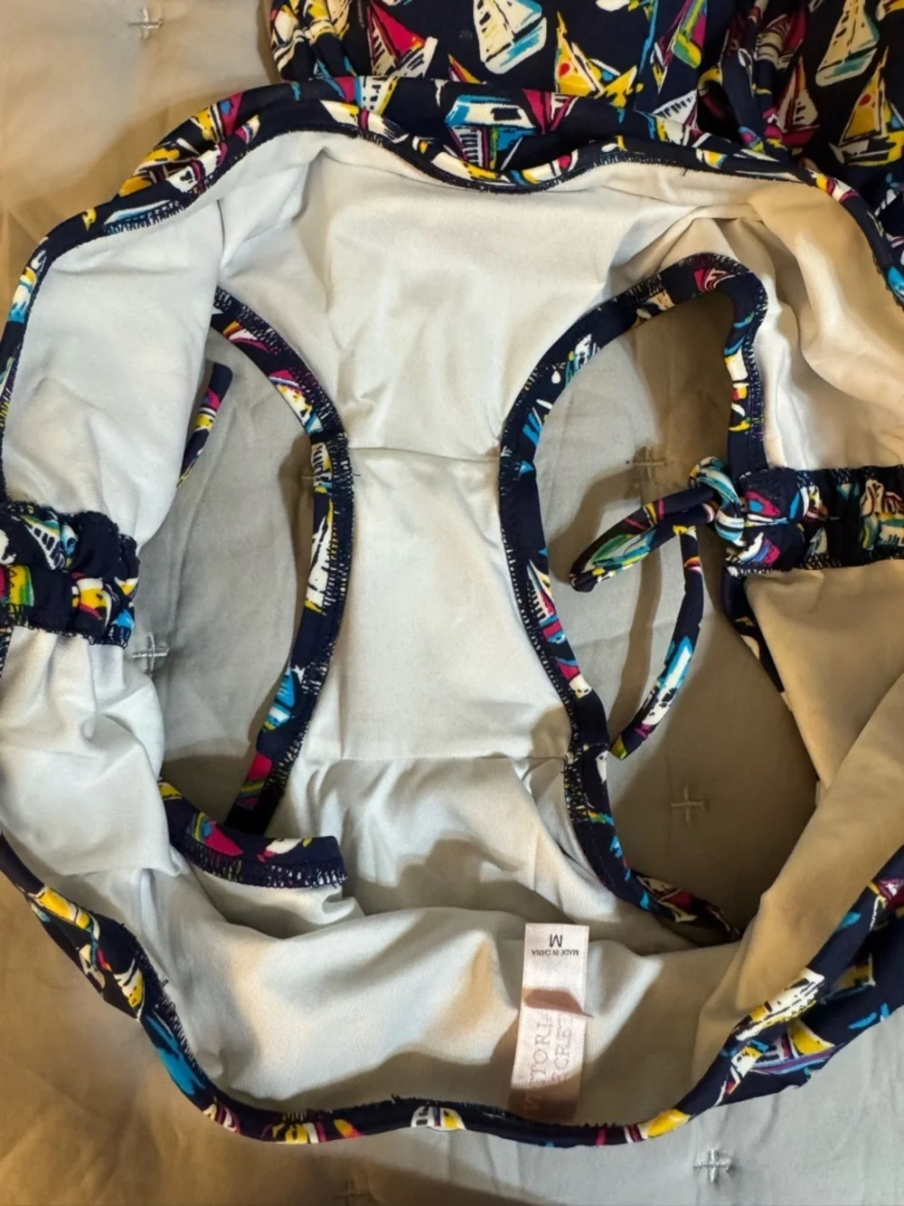EUC Victoria Secret’s Sailboat Bikini Top (34D)